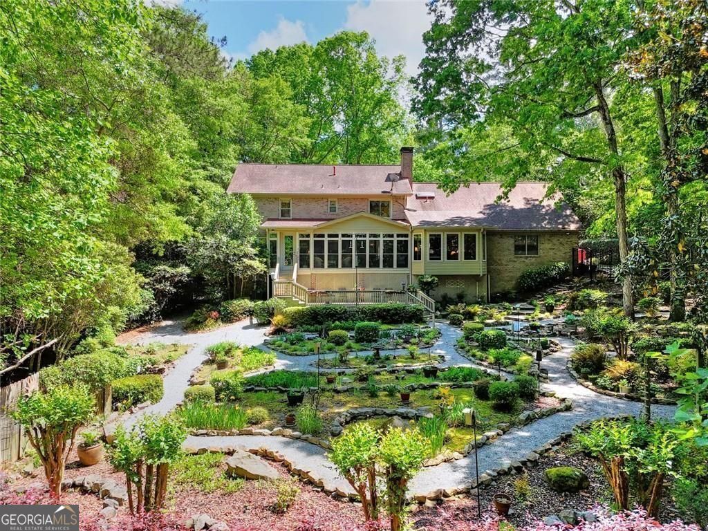 Lilburn, Georgia 30047, United States, 4 Bedrooms Bedrooms, ,5 BathroomsBathrooms,Residential,Active,204571