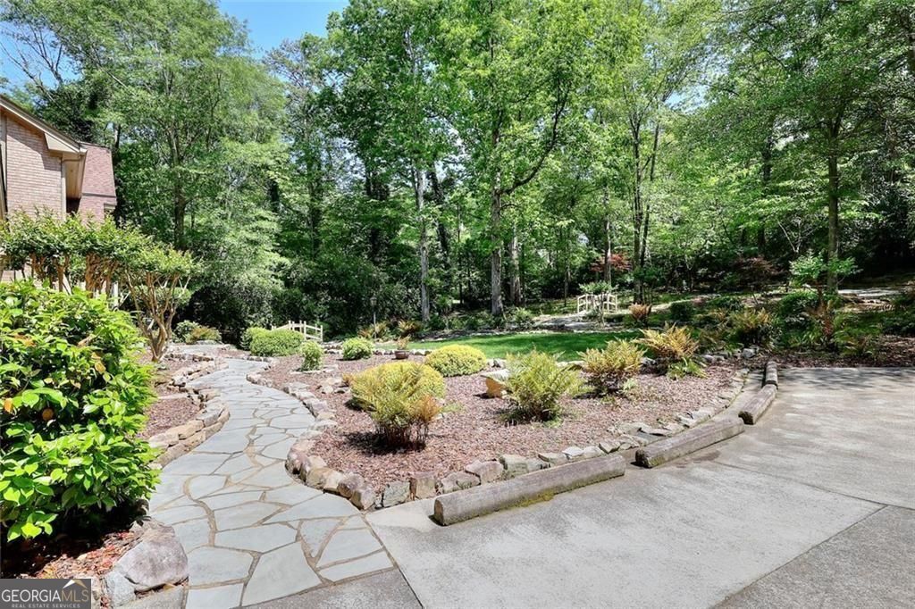 Lilburn, Georgia 30047, United States, 4 Bedrooms Bedrooms, ,5 BathroomsBathrooms,Residential,Active,204571