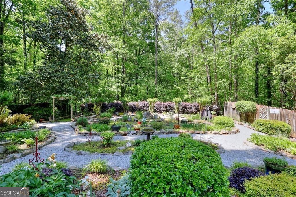 Lilburn, Georgia 30047, United States, 4 Bedrooms Bedrooms, ,5 BathroomsBathrooms,Residential,Active,204571