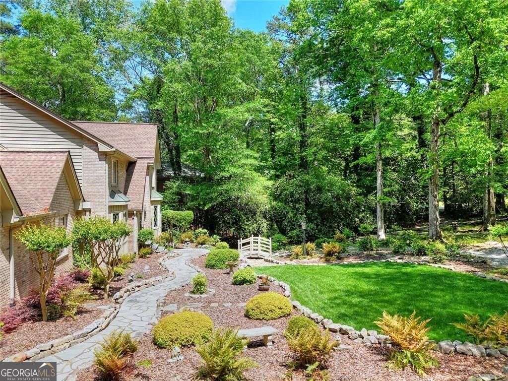 Lilburn, Georgia 30047, United States, 4 Bedrooms Bedrooms, ,5 BathroomsBathrooms,Residential,Active,204571