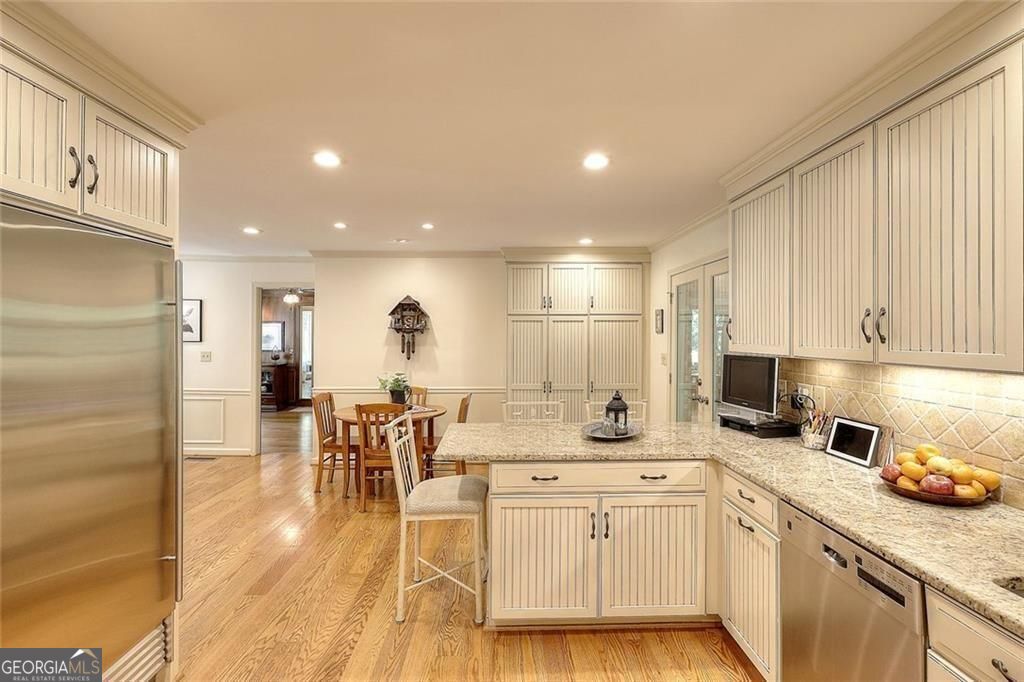 Lilburn, Georgia 30047, United States, 4 Bedrooms Bedrooms, ,5 BathroomsBathrooms,Residential,Active,204571