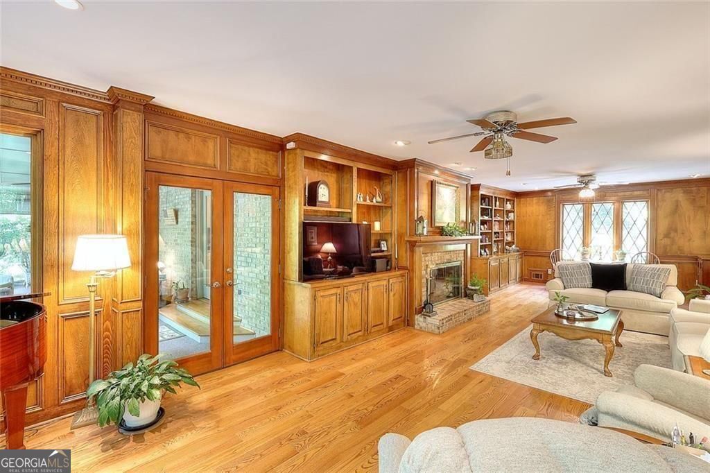 Lilburn, Georgia 30047, United States, 4 Bedrooms Bedrooms, ,5 BathroomsBathrooms,Residential,Active,204571