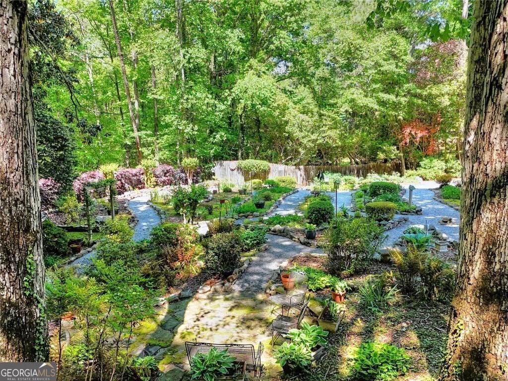 Lilburn, Georgia 30047, United States, 4 Bedrooms Bedrooms, ,5 BathroomsBathrooms,Residential,Active,204571