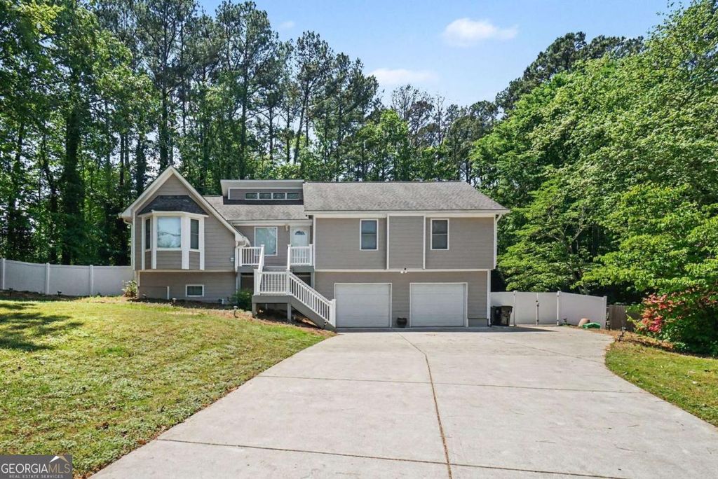Photo of 4795 Erie Court NW, Acworth, GA 30102 (MLS # 10740945)