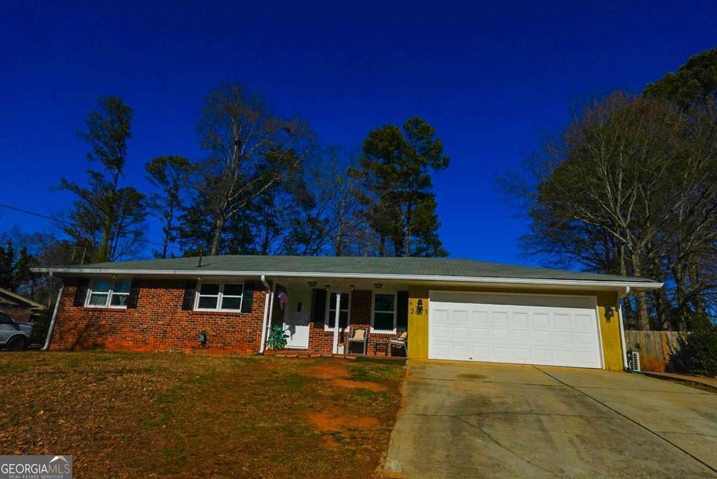Photo of 2671 Kings Circle, Lawrenceville, GA 30044 (MLS # 10697015)