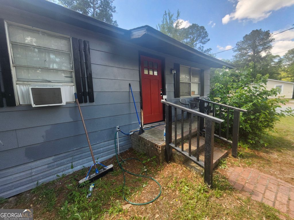 Photo of 2101 S Madison Street, Albany, GA 31701 (MLS # 10756812)