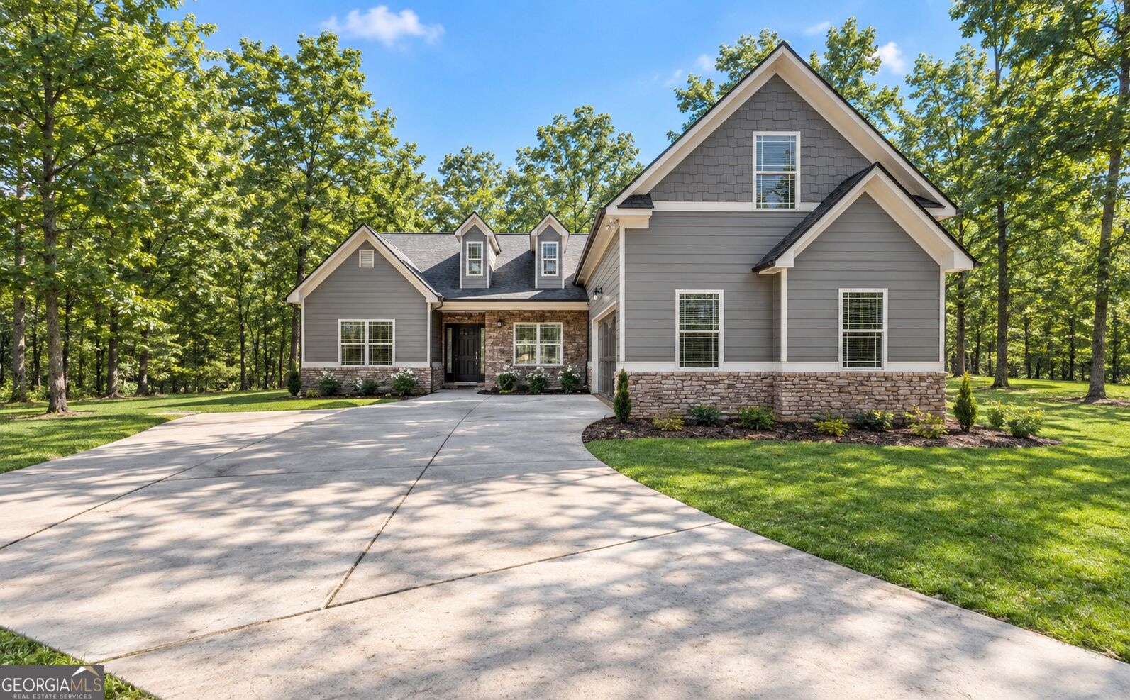 70 Ridgewood LN