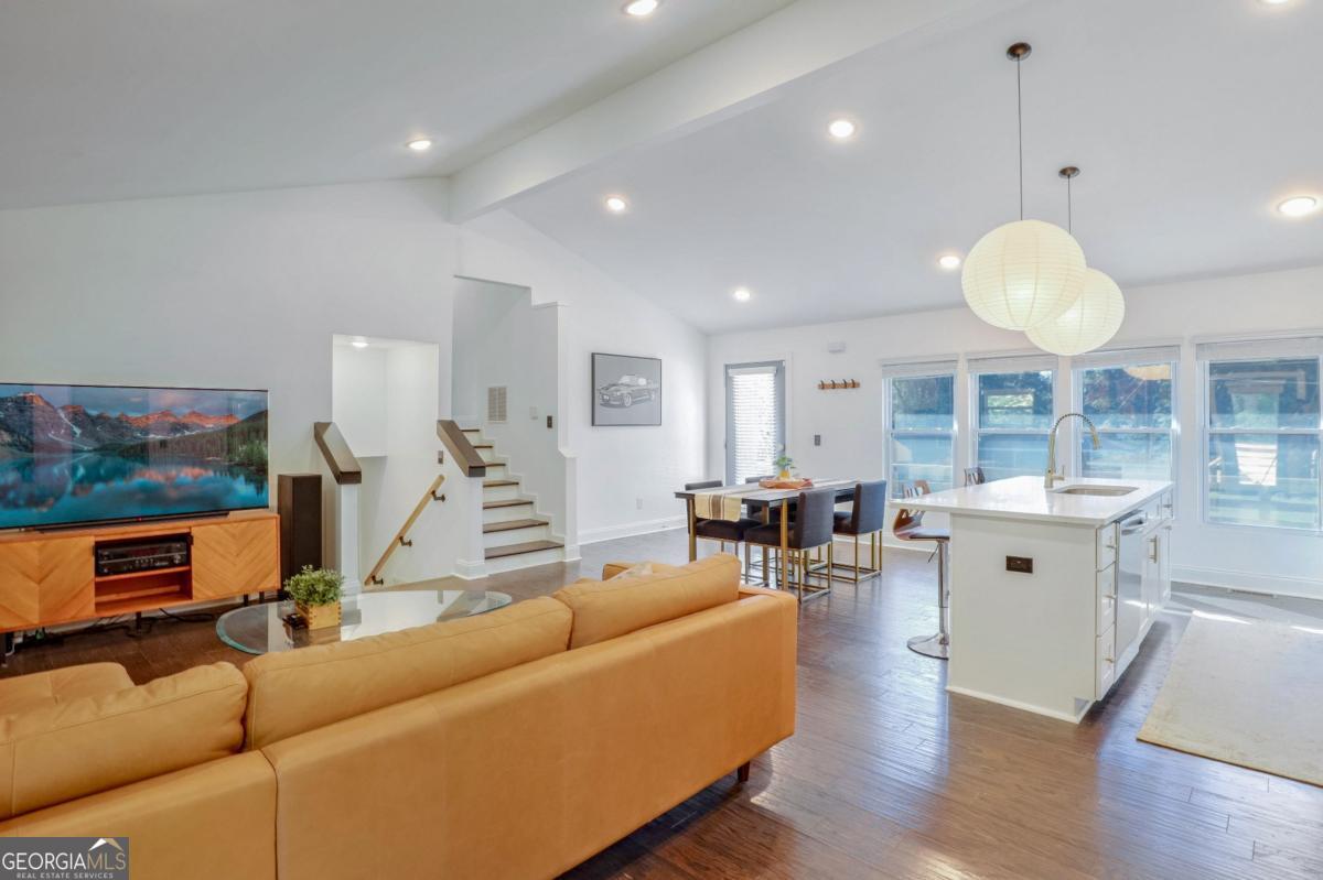 2344 Belmont DR