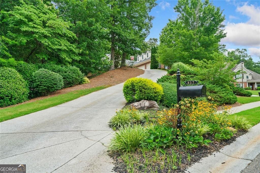 ESTATES AT BROOKE PARK - Residential