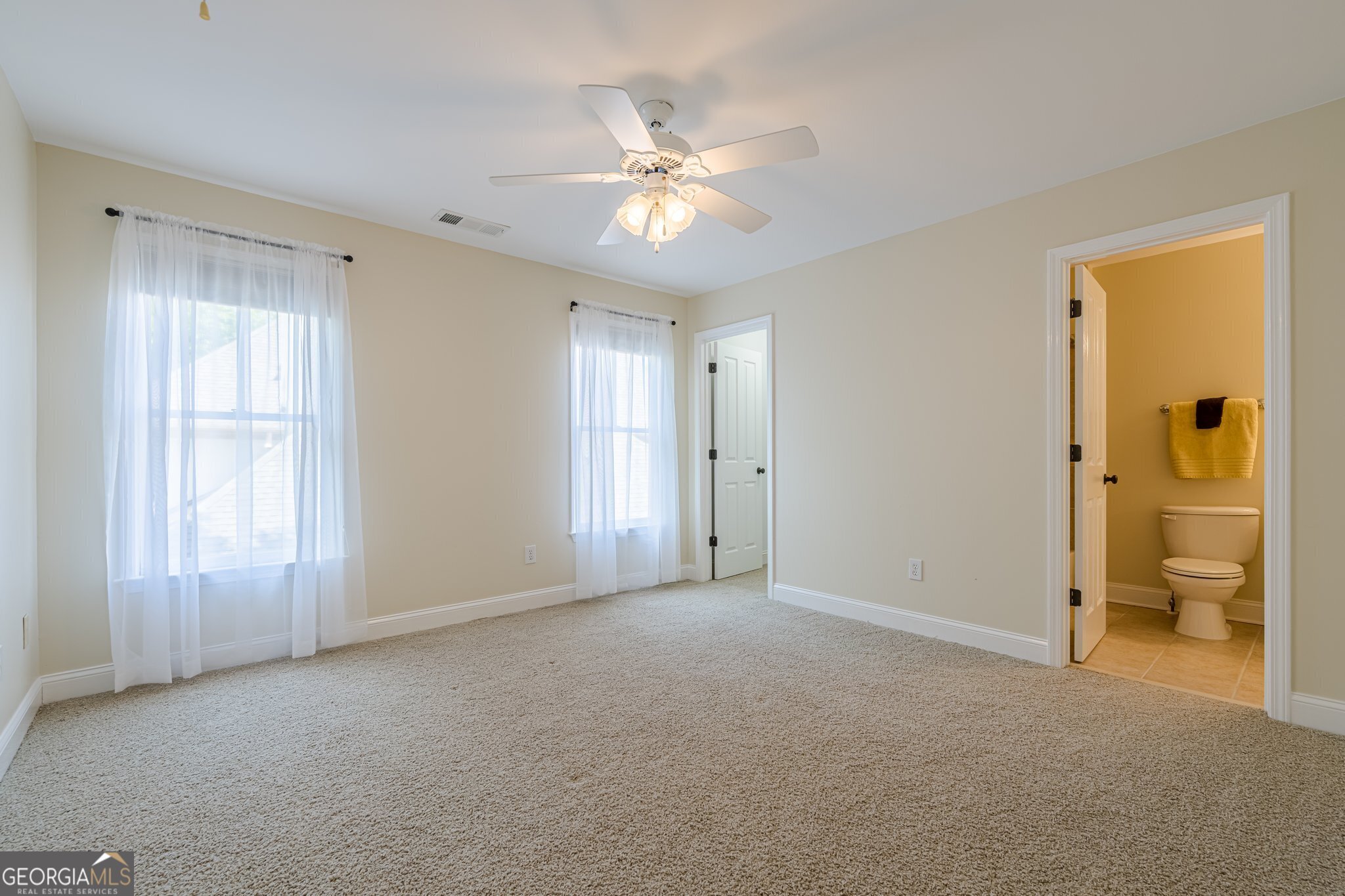 Cumming, Georgia 30040, United States, 5 Bedrooms Bedrooms, ,5 BathroomsBathrooms,Residential,Active,90616