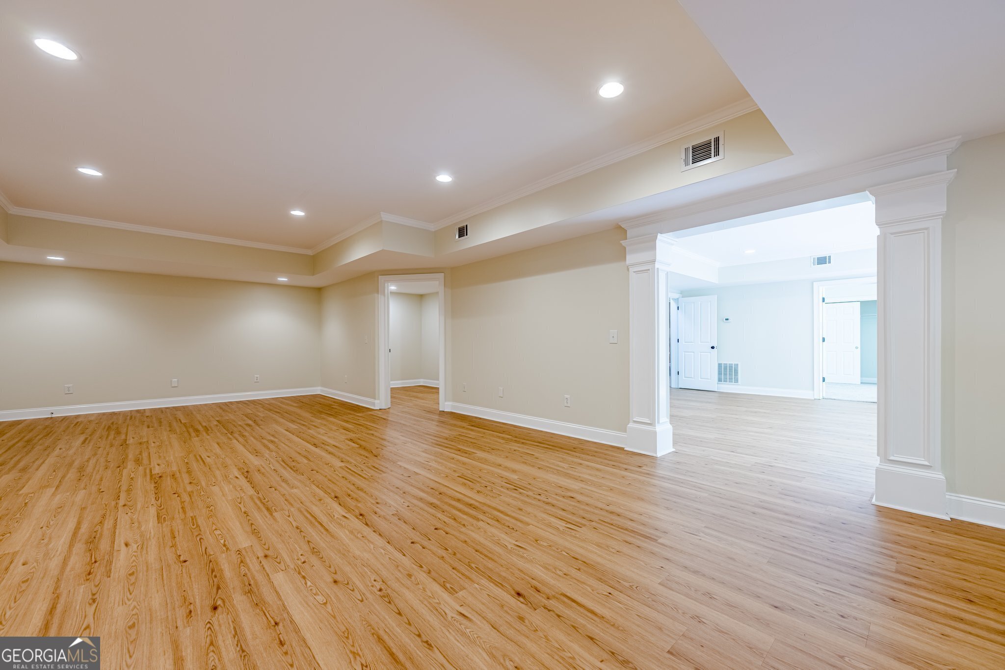 Cumming, Georgia 30040, United States, 5 Bedrooms Bedrooms, ,5 BathroomsBathrooms,Residential,Active,90616