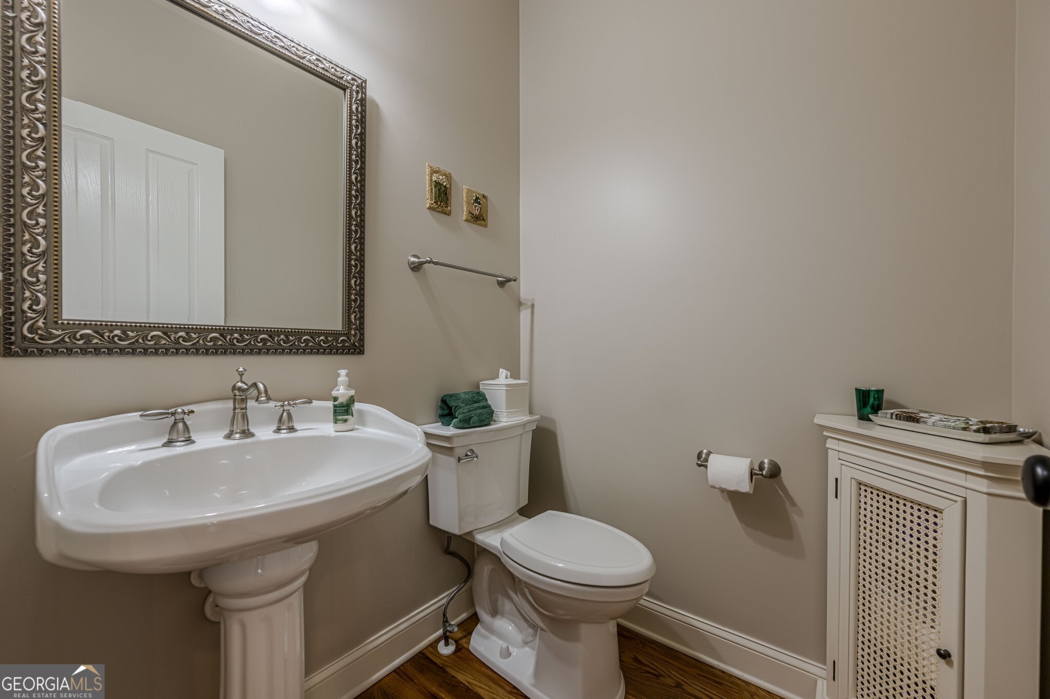 Cumming, Georgia 30040, United States, 5 Bedrooms Bedrooms, ,5 BathroomsBathrooms,Residential,Active,90616