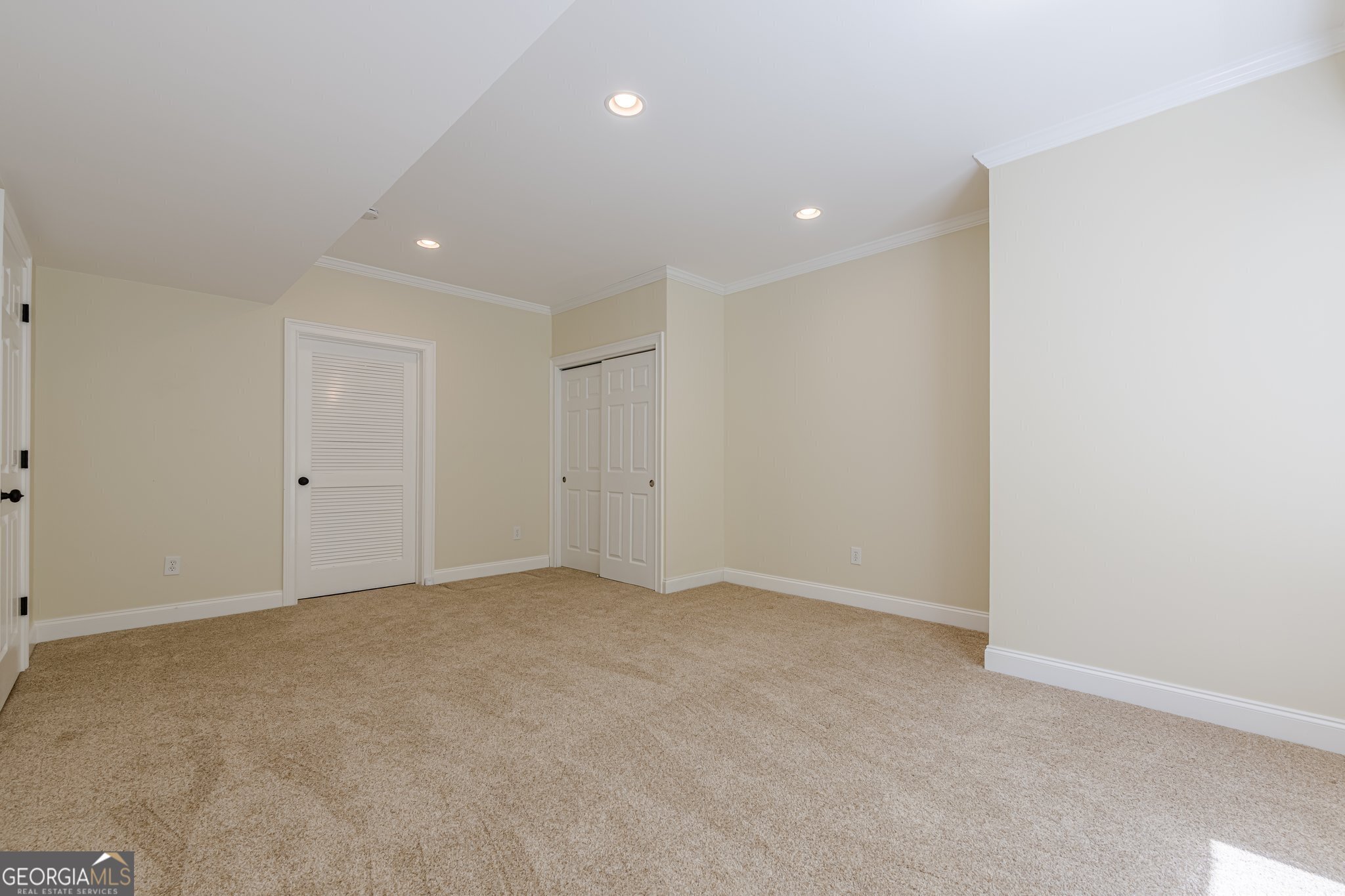 Cumming, Georgia 30040, United States, 5 Bedrooms Bedrooms, ,5 BathroomsBathrooms,Residential,Active,90616