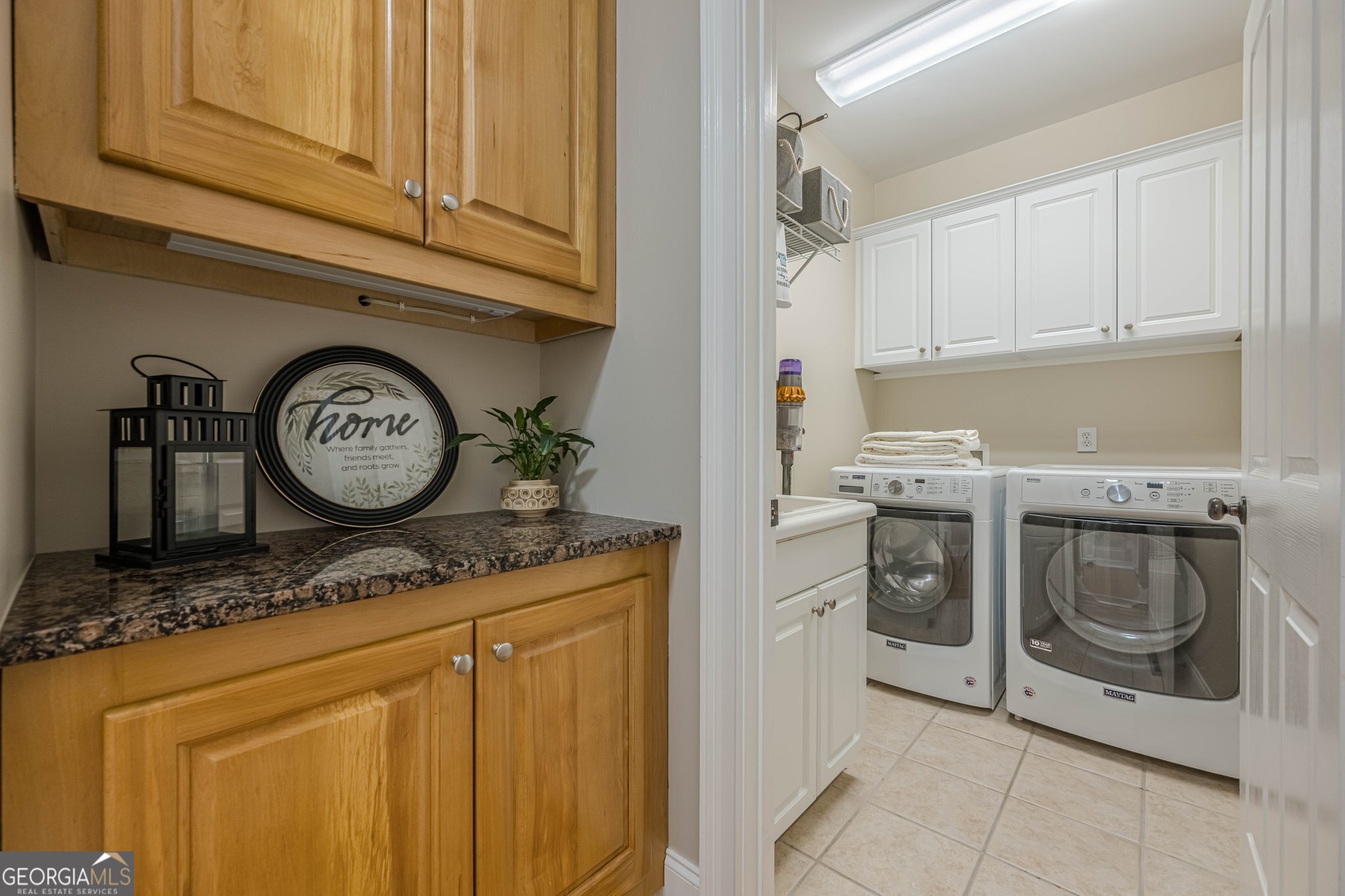 Cumming, Georgia 30040, United States, 5 Bedrooms Bedrooms, ,5 BathroomsBathrooms,Residential,Active,90616