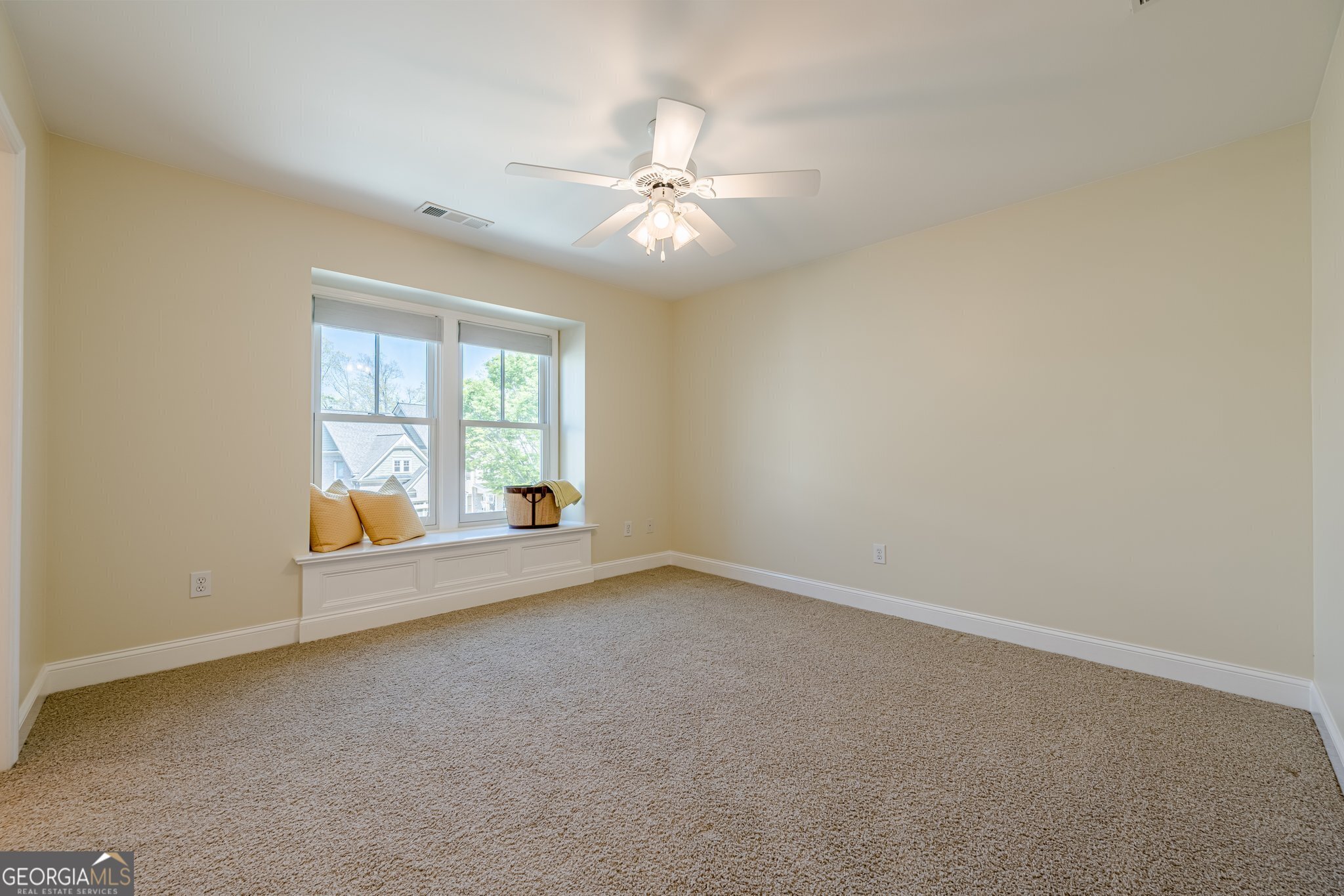 Cumming, Georgia 30040, United States, 5 Bedrooms Bedrooms, ,5 BathroomsBathrooms,Residential,Active,90616