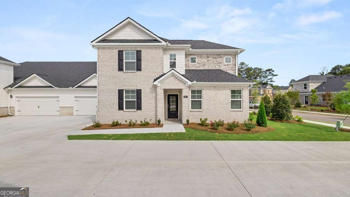 565 SILVER MOON DR