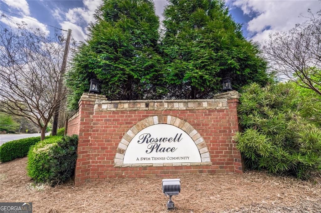 Photo of 400 Shelli Lane, Roswell, GA 30075 (MLS # 10724651)