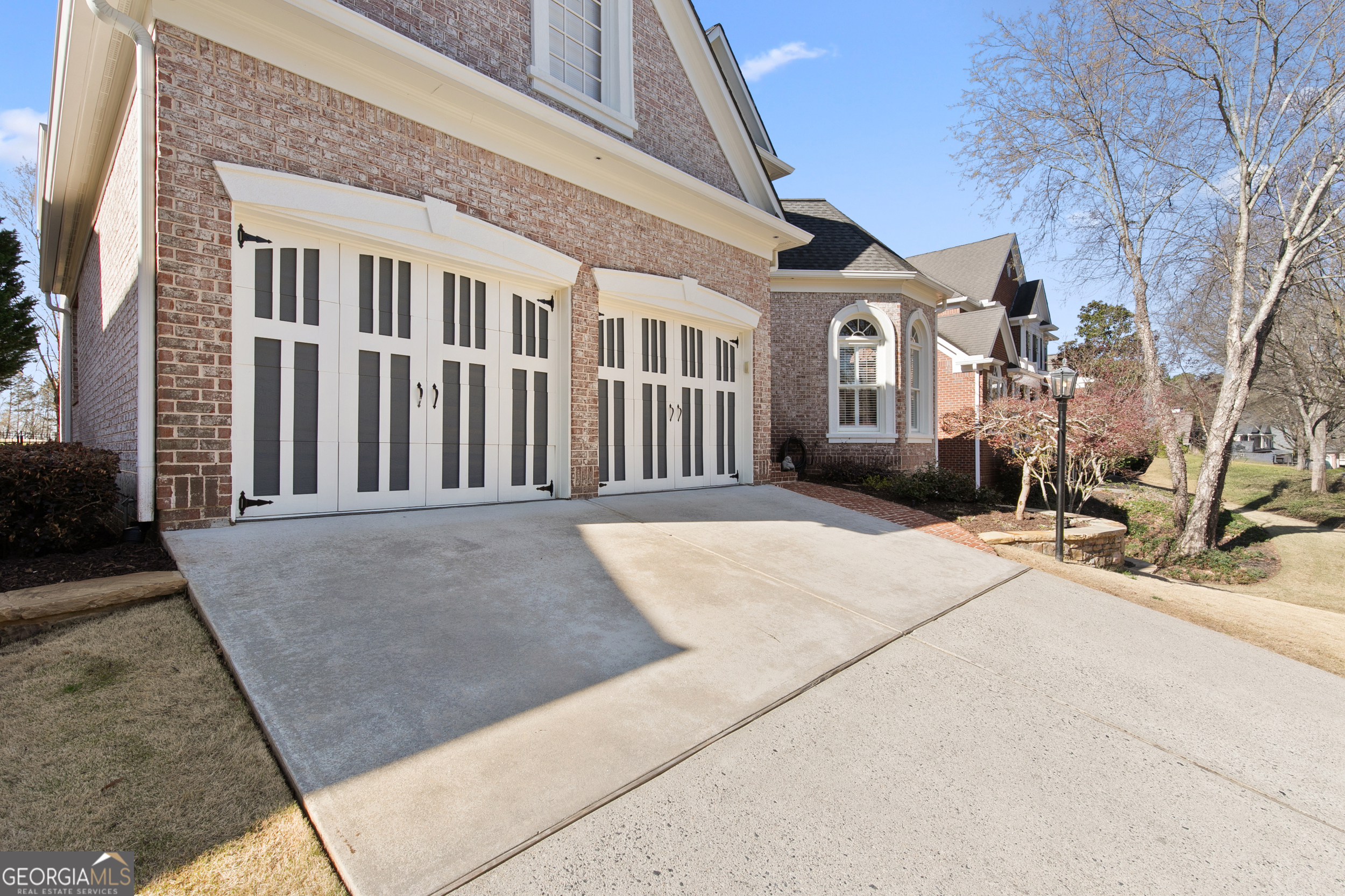 5325 Davenport MNR