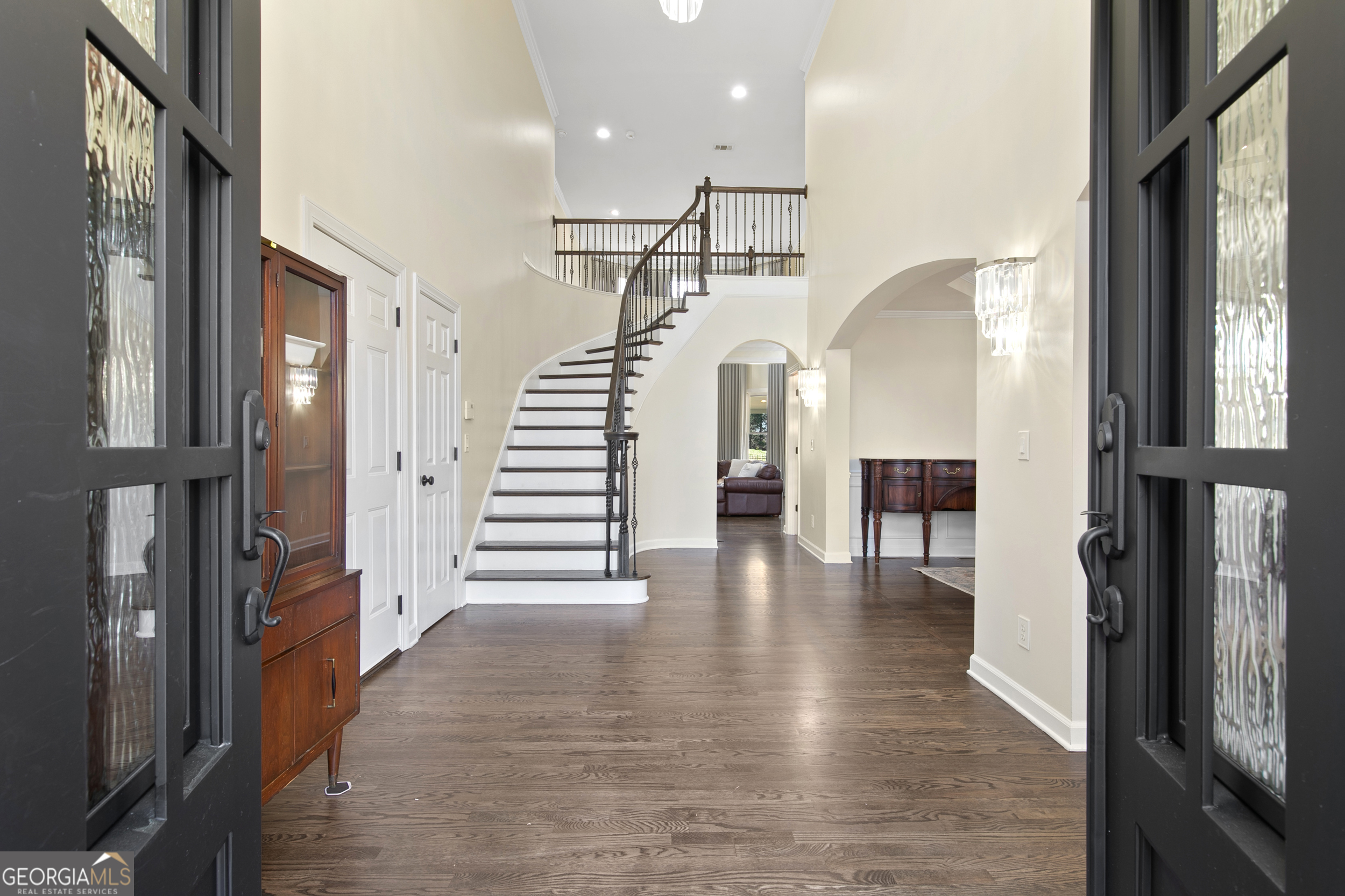 5325 Davenport MNR