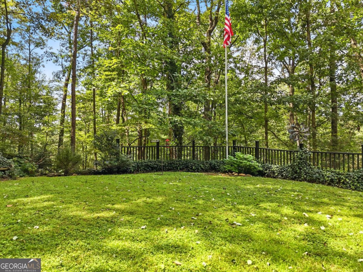 384 Mountain Laurel DR 14-15