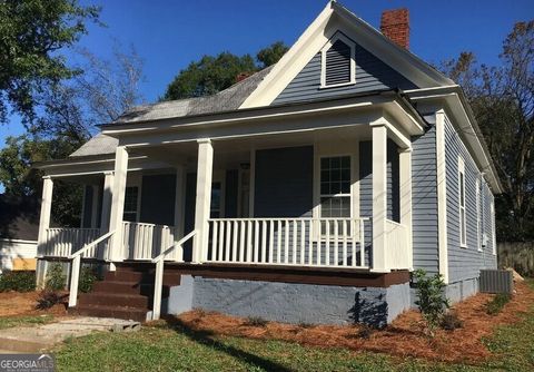 Photo of 103 E Forest St St SW, Rome, GA 30161 (MLS # 10699909)