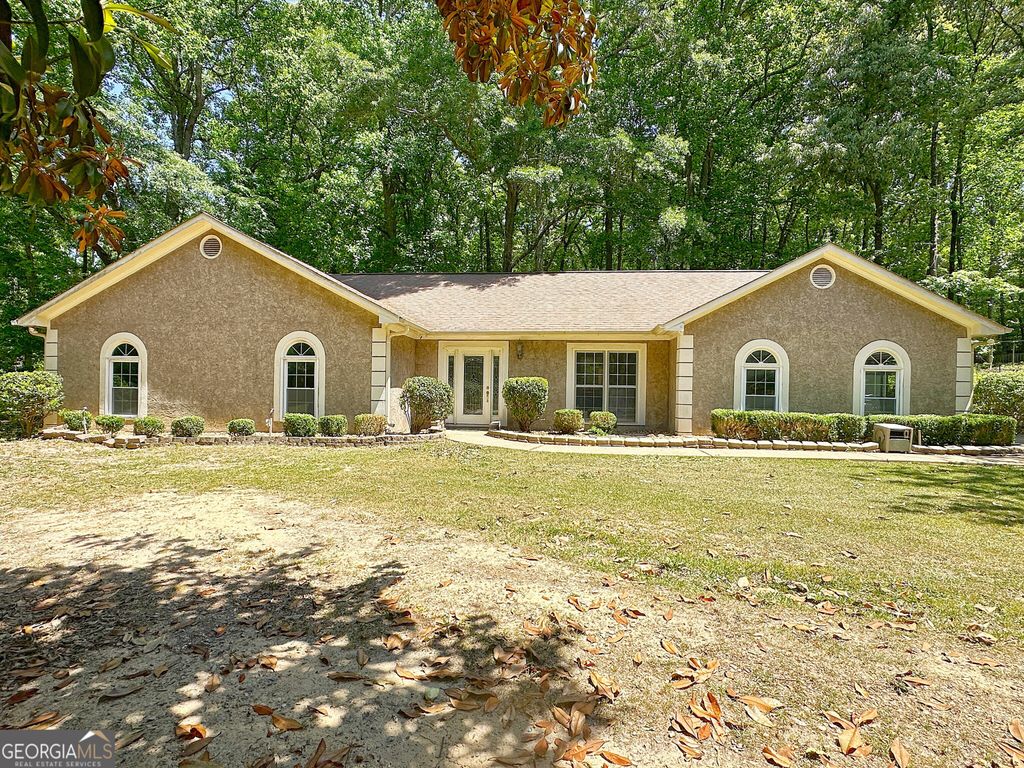 Photo of 112 Greenbriar Trail, Lagrange, GA 30241 (MLS # 10741264)