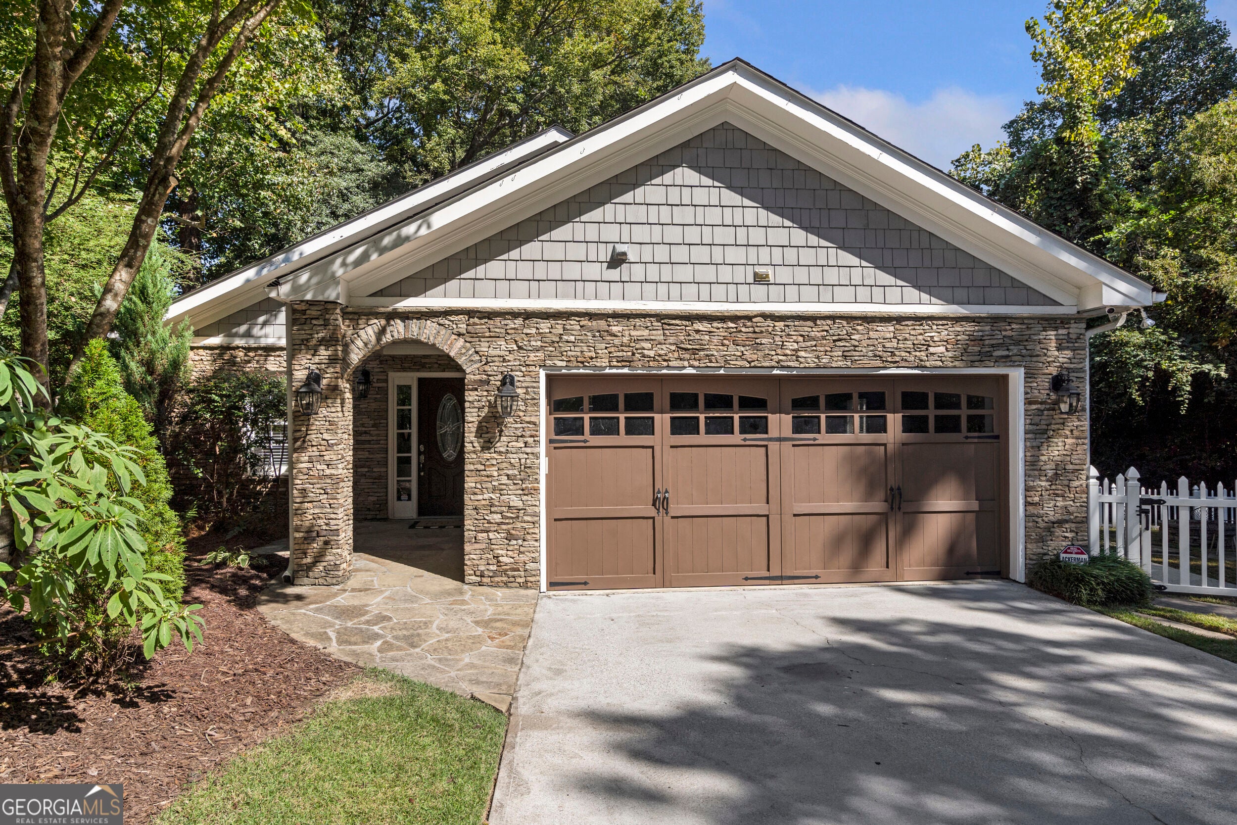 2871 Dorby Close NE
