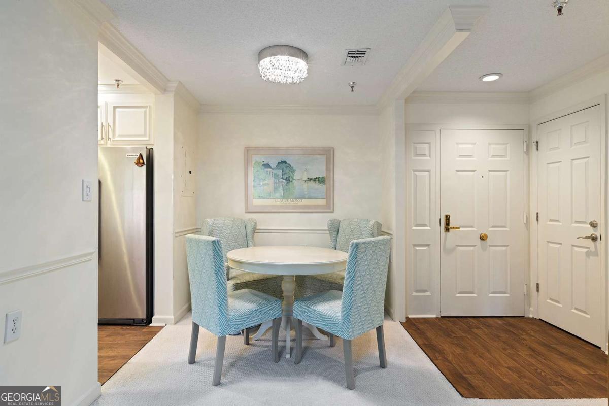 1800 Clairmont LK A209