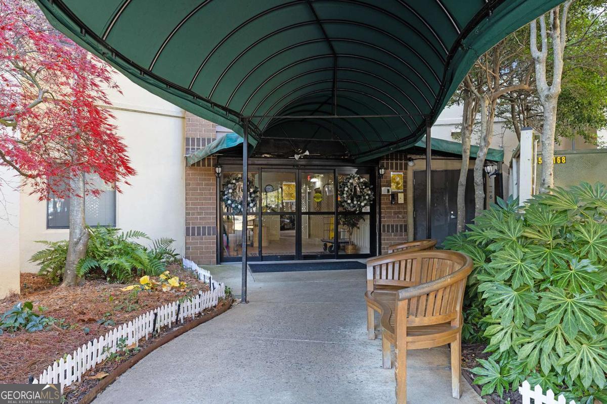 1800 Clairmont LK A209