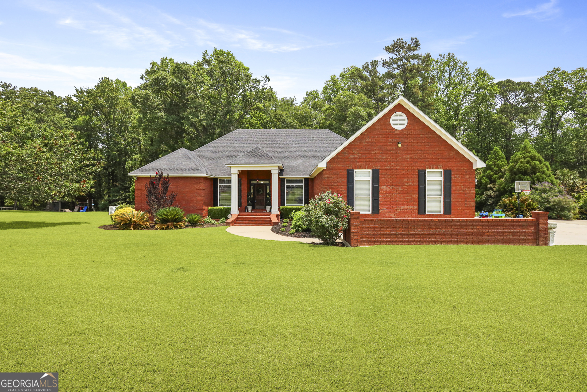 111 Oakridge DR