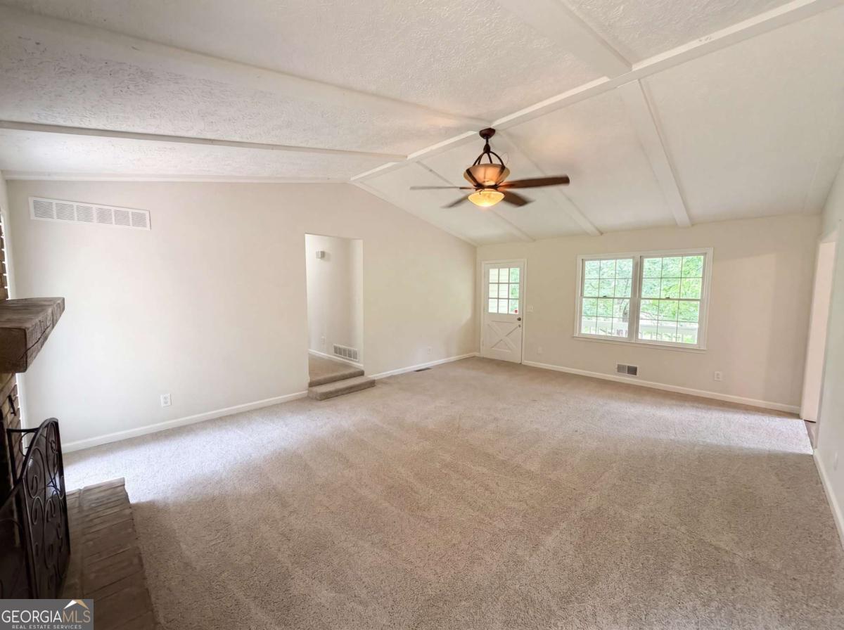 6658 Dearborn DR