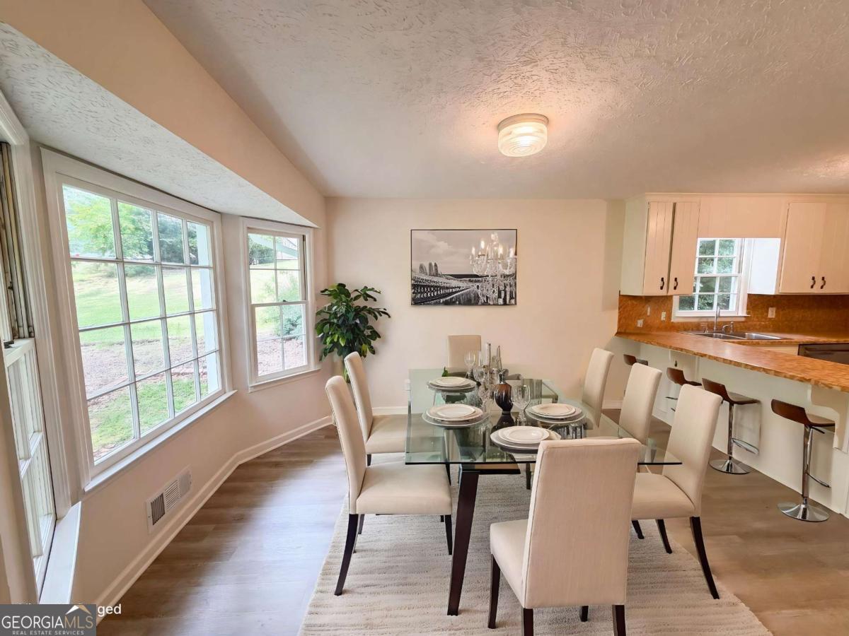6658 Dearborn DR