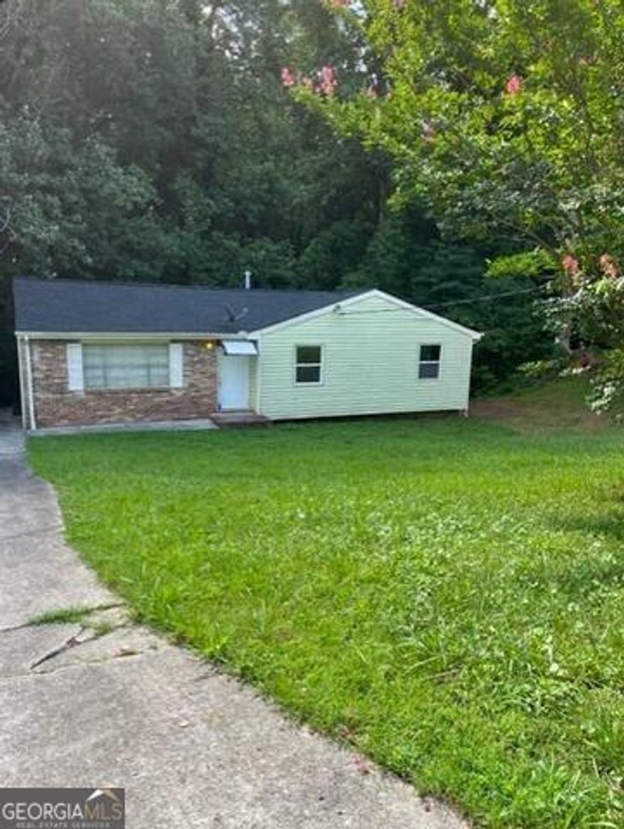 Ranch style home in quiet neighborhood. Walk into an oversized family room with plenty of natural light. The kitchen is also spacious with an eat in breakfast area. Home features 3 large bedrooms and 1.5 baths. Partial unfinished basement will make a great workout area or game room!