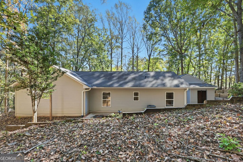Photo of 257 Lake Place Drive, Lavonia, GA 30553 (MLS # 10631956)