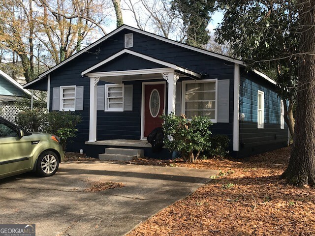 Charming historic Boulevard bungalow! This 2 bed, 1 bath cottage-style home features a vibe that's true to Boulevard! You'll enjoy an inviting living space with spacious bedrooms, and easy to clean LVP flooring. Lawn care is included for your convenience. Walking distance to all that downtown Athens and the Boulevard neighborhood has to offer. No pets, no exceptions