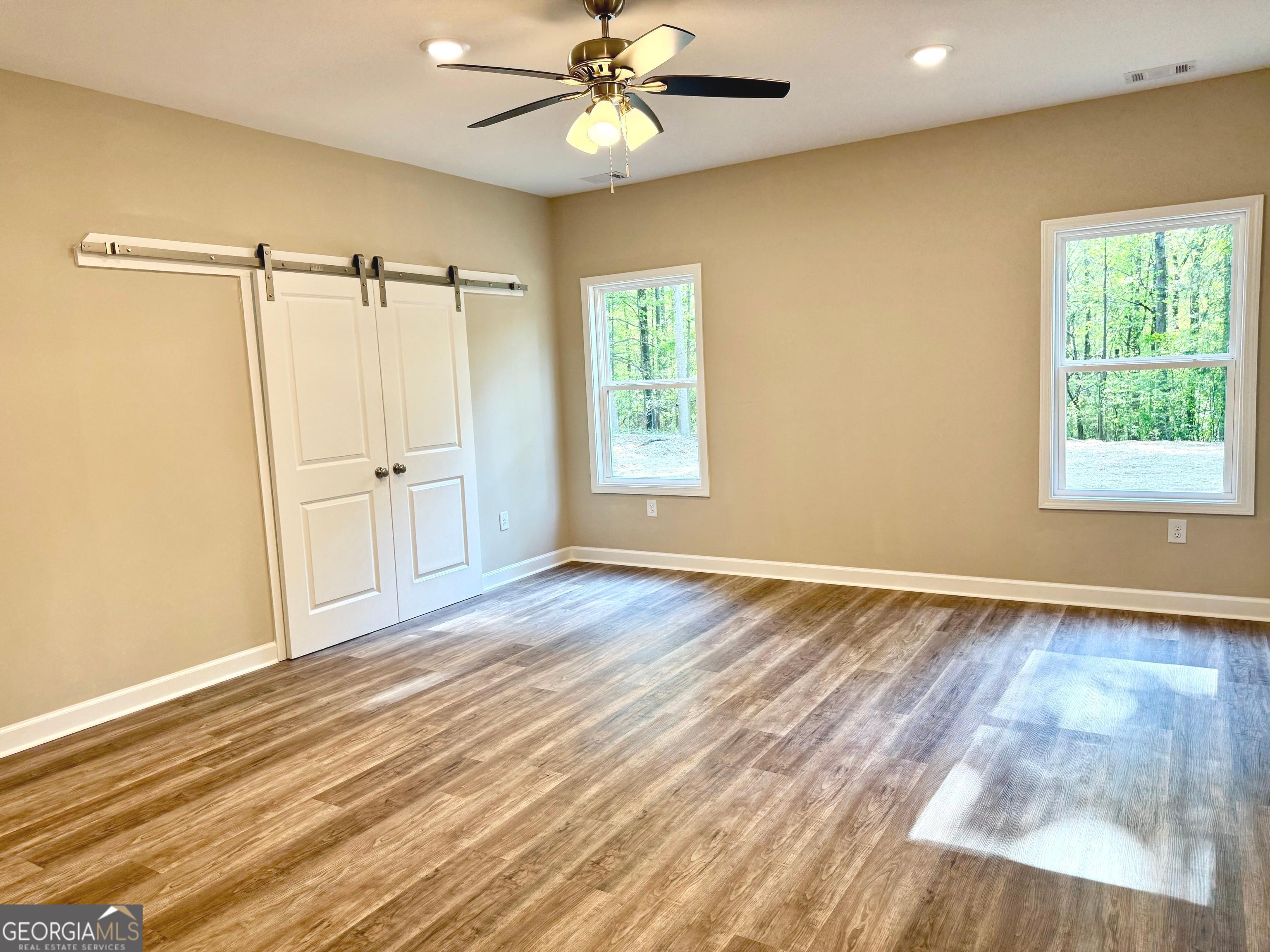 921 Silver Dollar RD