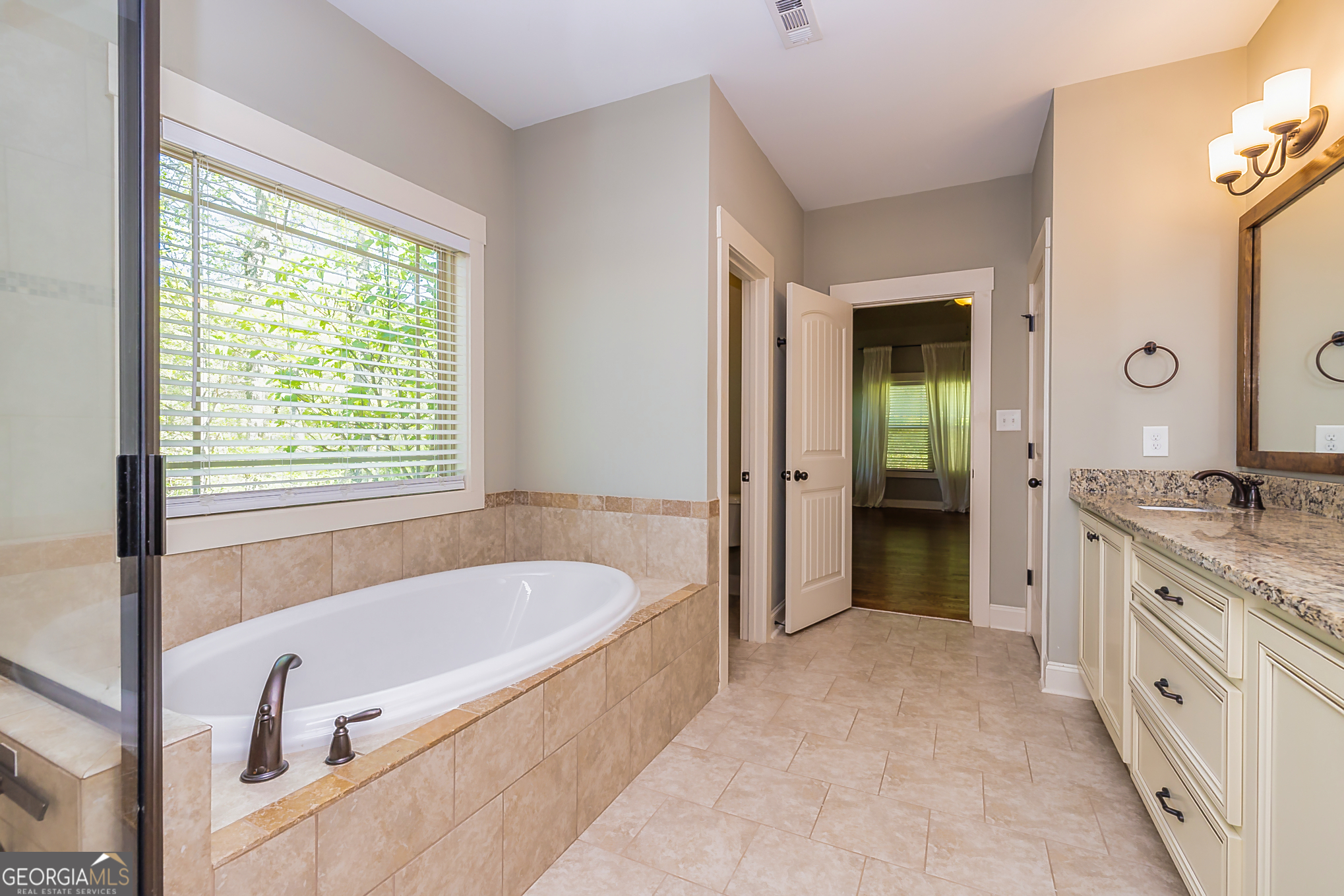 Tyrone, Georgia 30290, United States, 5 Bedrooms Bedrooms, ,5 BathroomsBathrooms,Residential,Pending,109916