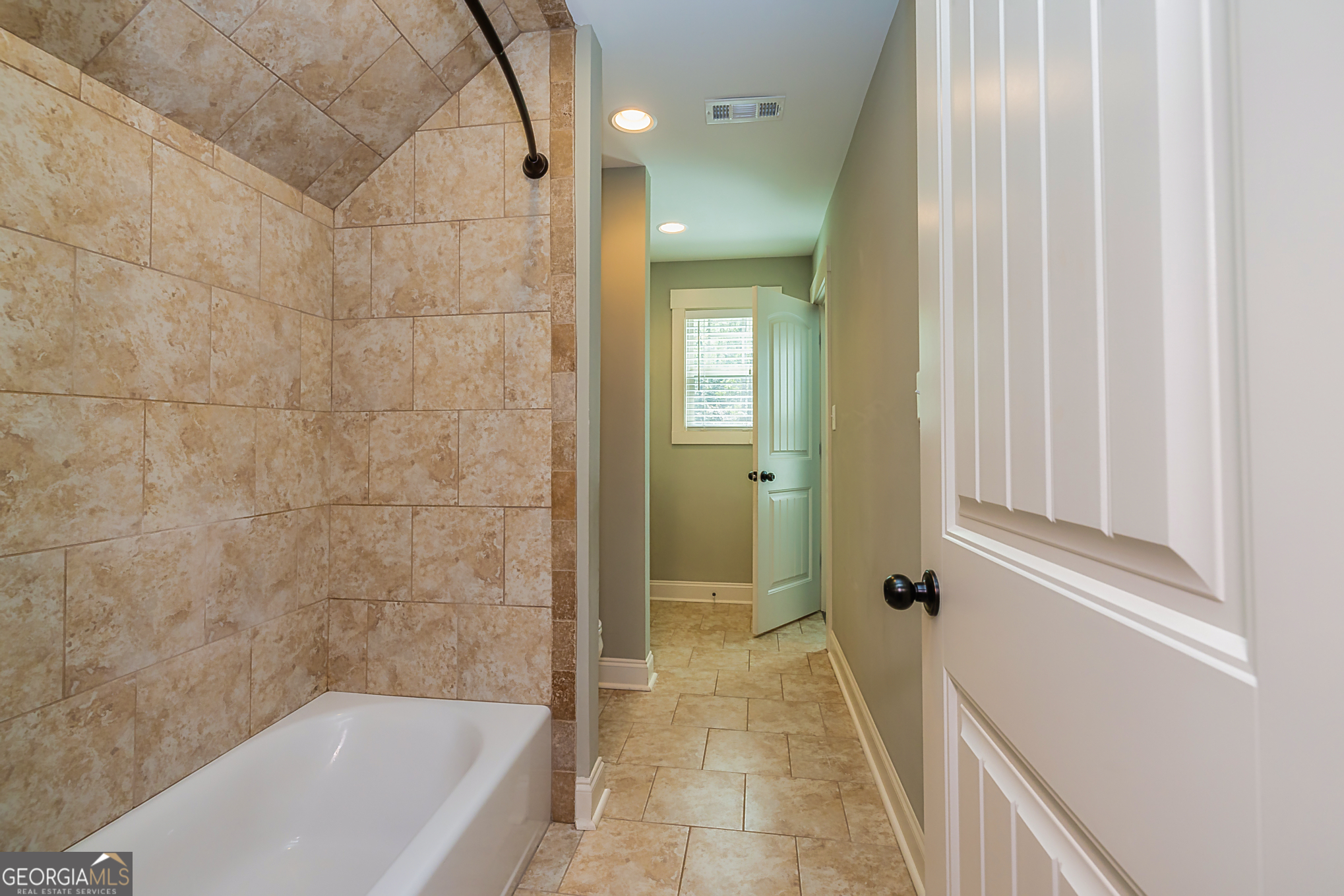 Tyrone, Georgia 30290, United States, 5 Bedrooms Bedrooms, ,5 BathroomsBathrooms,Residential,Pending,109916