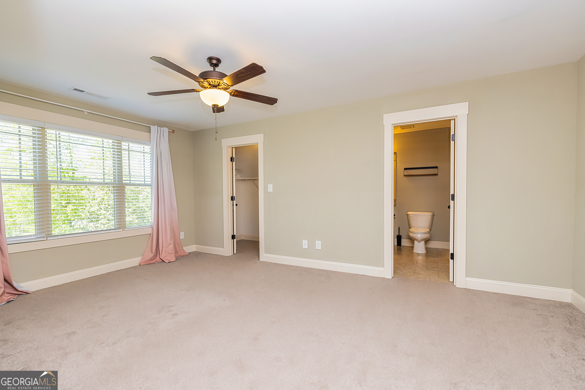 Tyrone, Georgia 30290, United States, 5 Bedrooms Bedrooms, ,5 BathroomsBathrooms,Residential,Pending,109916