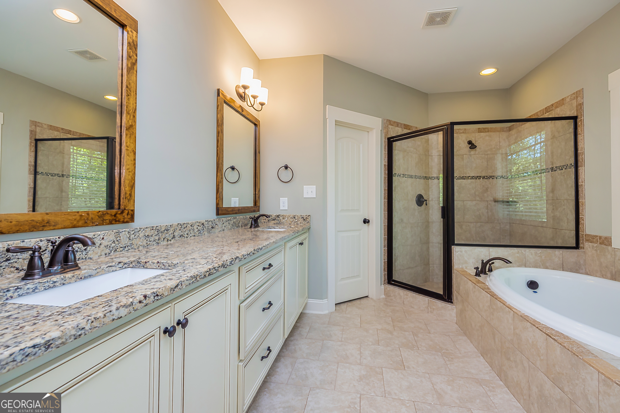 Tyrone, Georgia 30290, United States, 5 Bedrooms Bedrooms, ,5 BathroomsBathrooms,Residential,Pending,109916