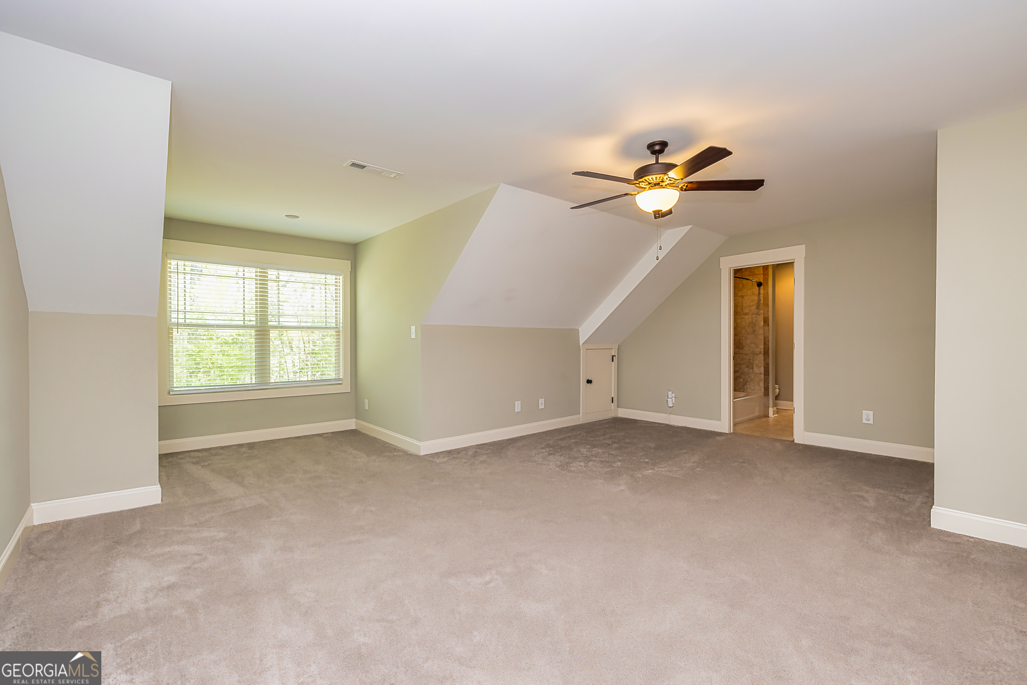 Tyrone, Georgia 30290, United States, 5 Bedrooms Bedrooms, ,5 BathroomsBathrooms,Residential,Pending,109916