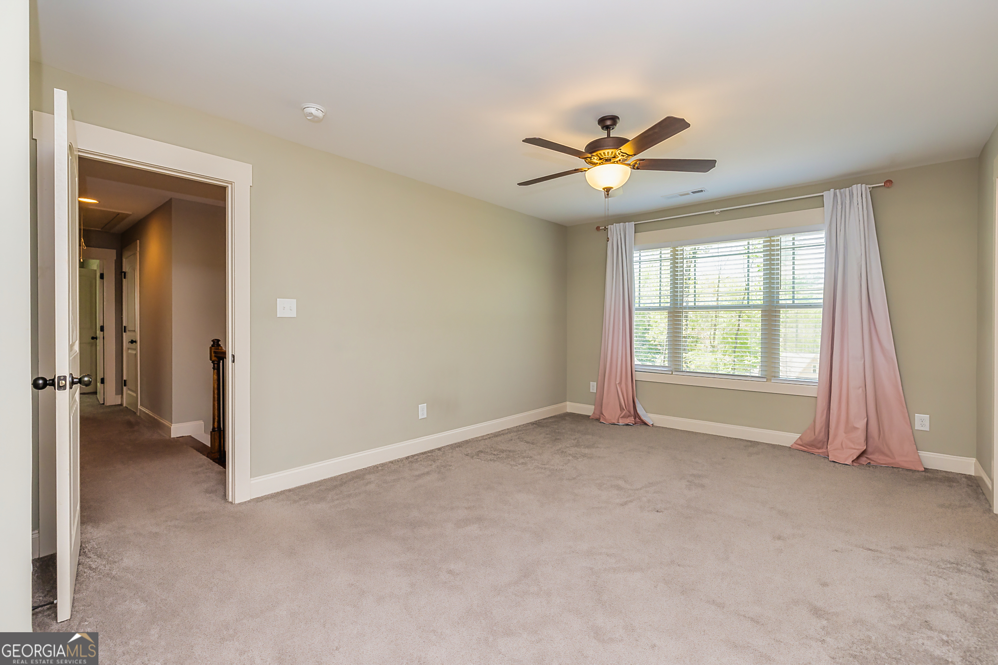 Tyrone, Georgia 30290, United States, 5 Bedrooms Bedrooms, ,5 BathroomsBathrooms,Residential,Pending,109916