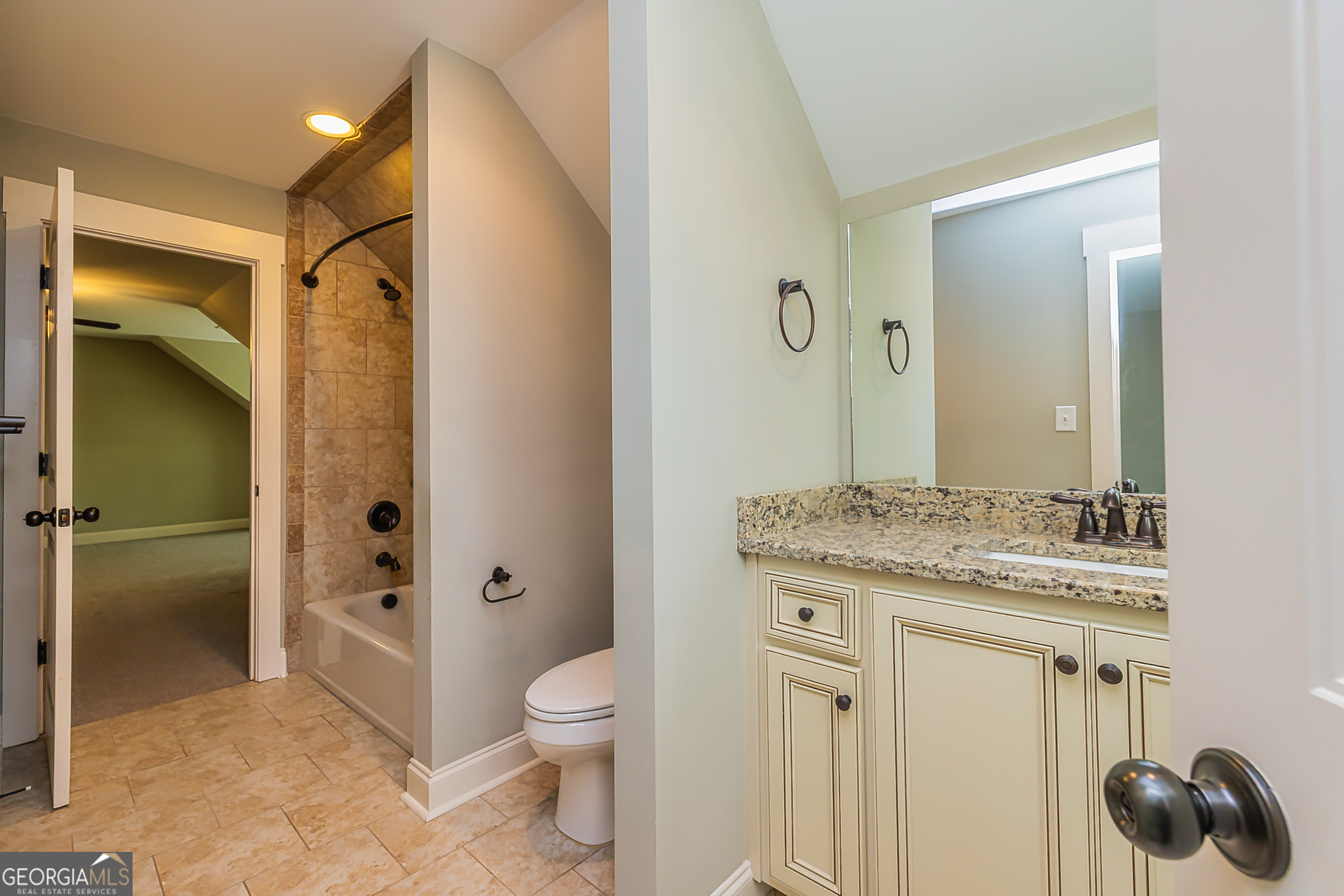 Tyrone, Georgia 30290, United States, 5 Bedrooms Bedrooms, ,5 BathroomsBathrooms,Residential,Pending,109916