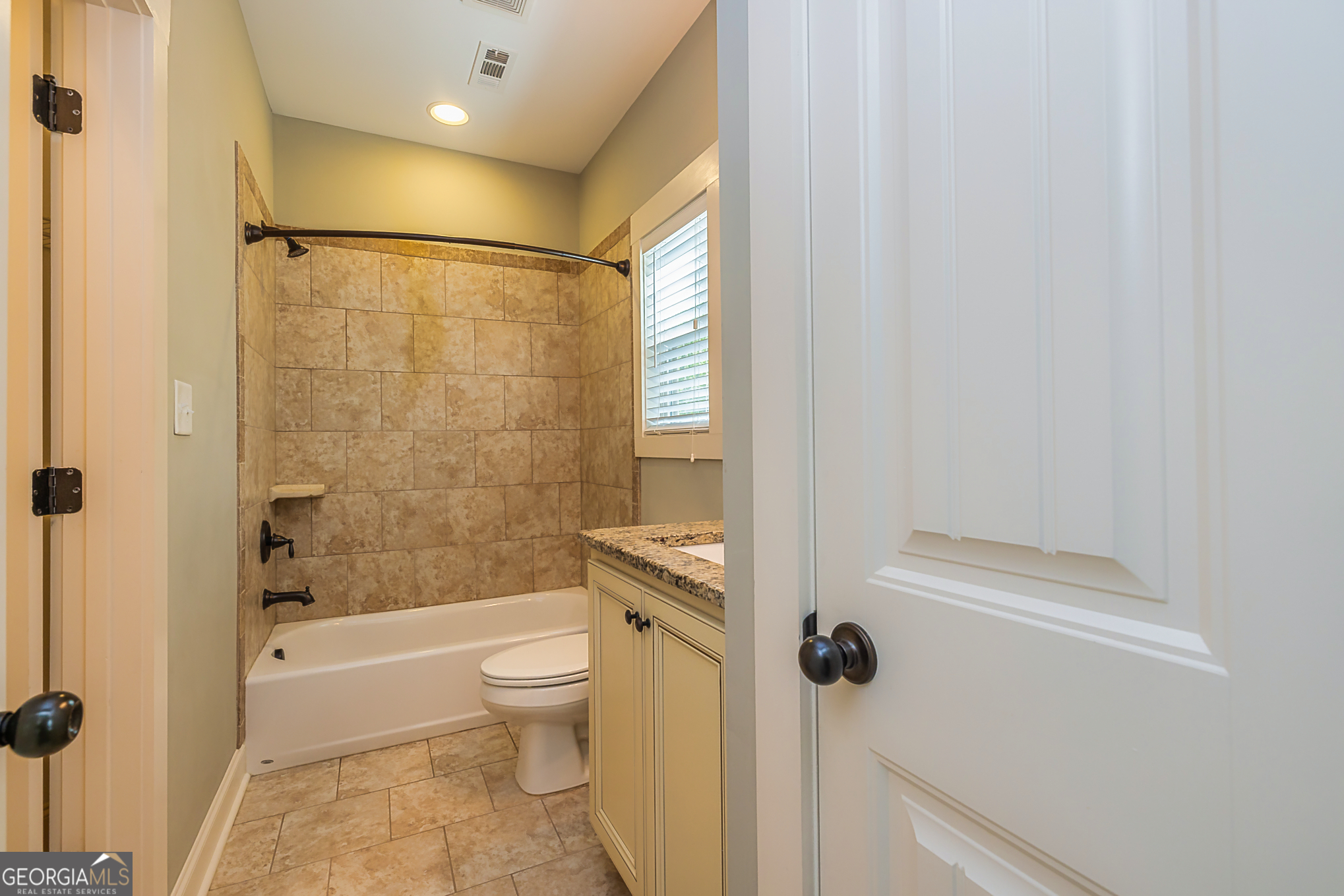 Tyrone, Georgia 30290, United States, 5 Bedrooms Bedrooms, ,5 BathroomsBathrooms,Residential,Pending,109916