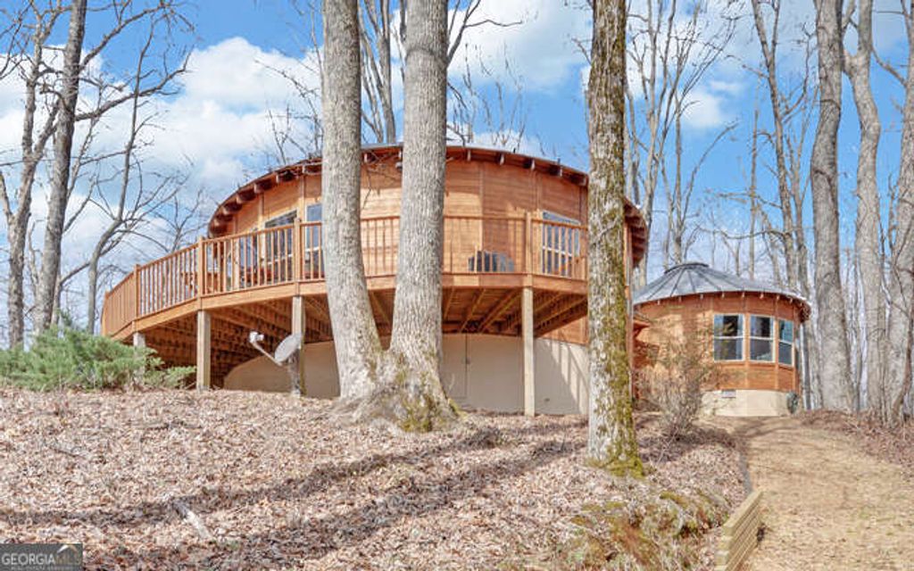 Photo of 279 Collins Creek Rd, Hiawassee, GA 30546 (MLS # 10716113)