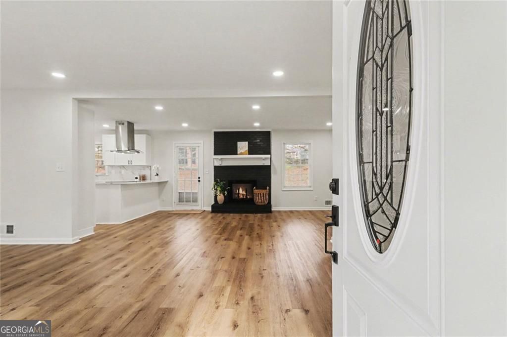 2142 Colonial Oak WAY SW