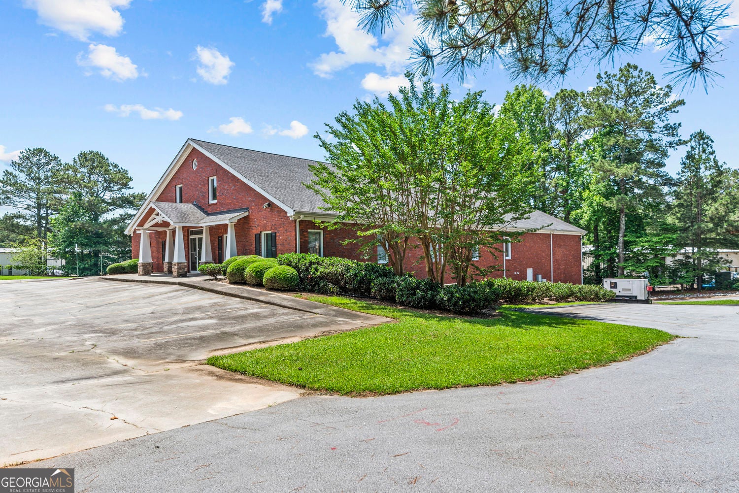 4440 Tuck RD