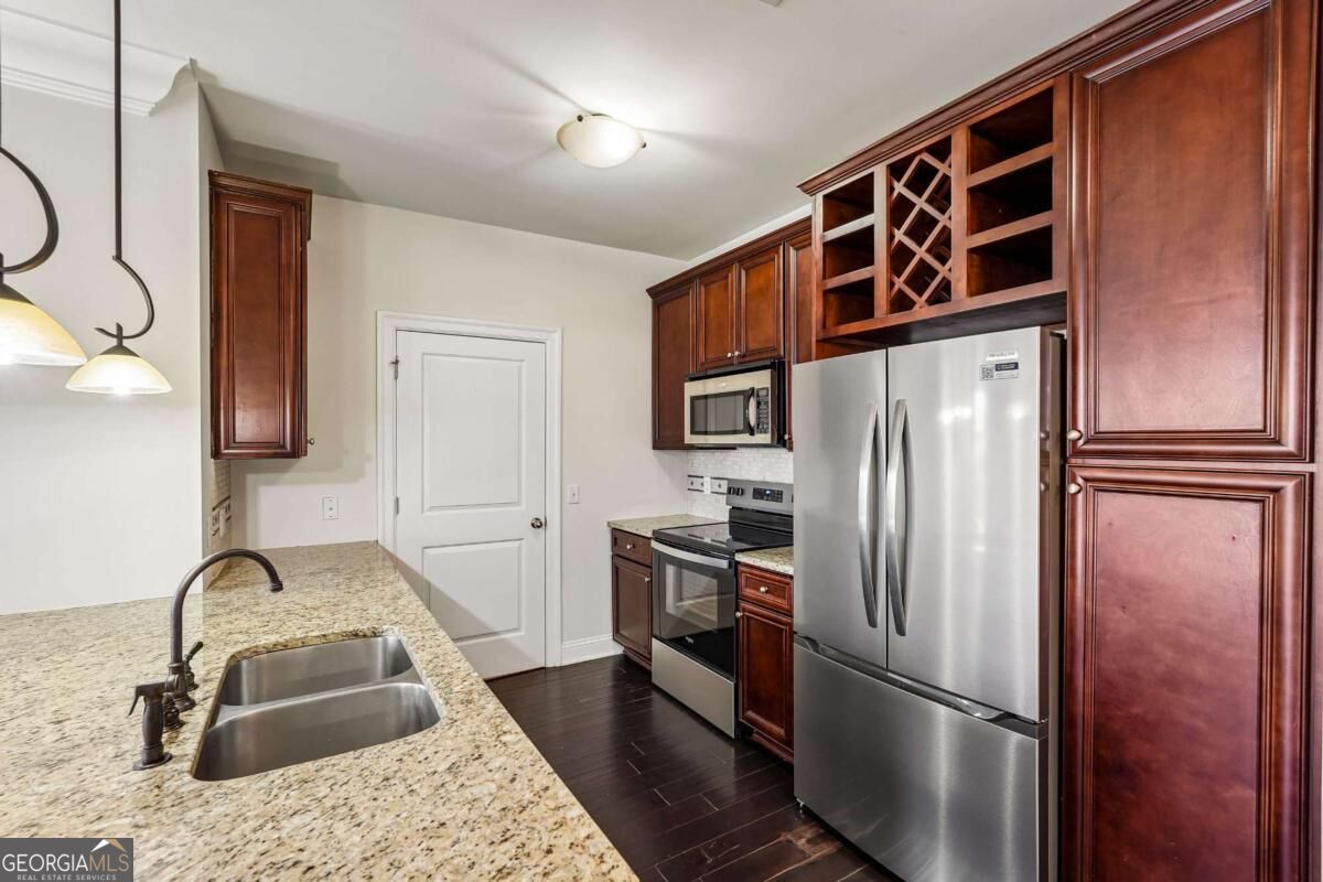 901 Abernathy RD NE 6230