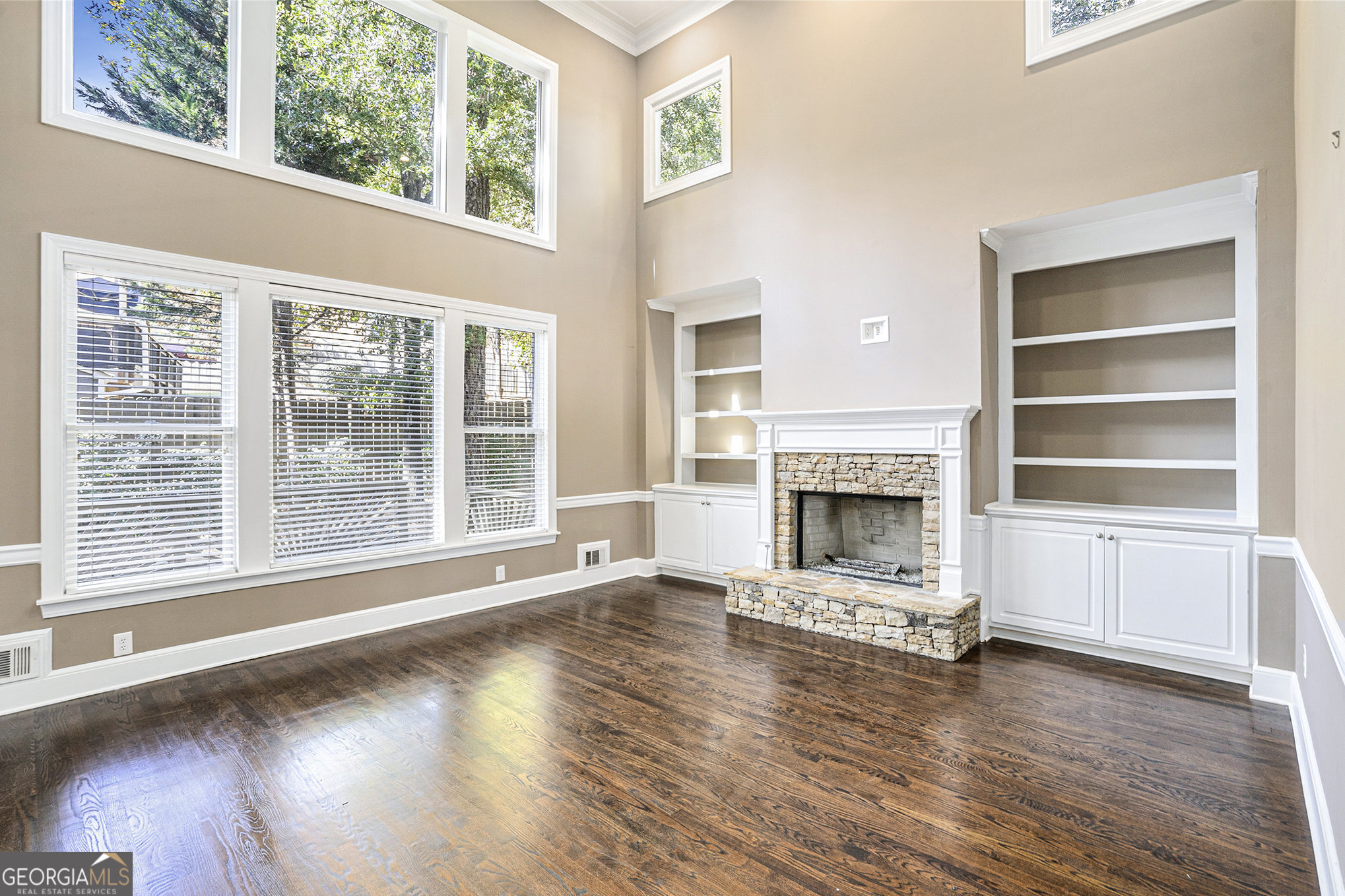 5010 Highland Oaks CT SE