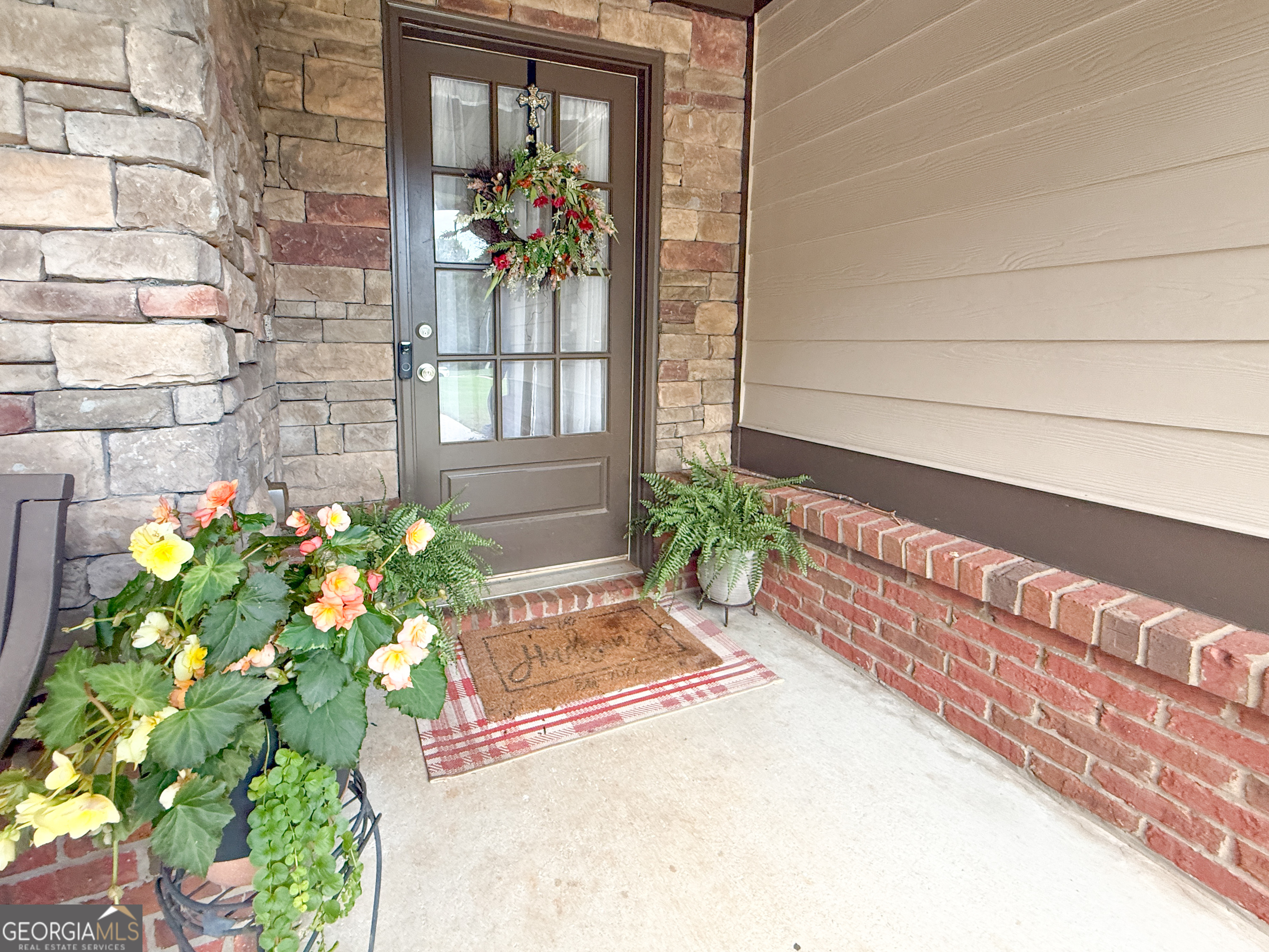 608 Henning DR